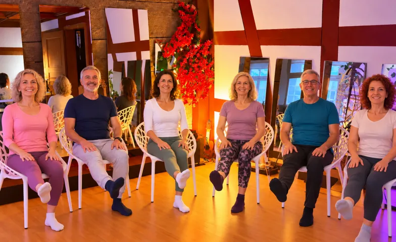 Event-Image for 'ChairYoga 49+ Fit mit StuhlYoga.'