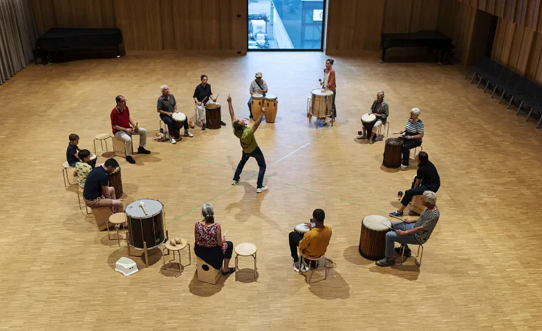 «QUARTIER – MUSIK» Drum-Circle für alle!, Cours & Séminaires / Musique & Danse, «Centro» Gemeinschaftsraum von Contenti (Eingang Innenhof)