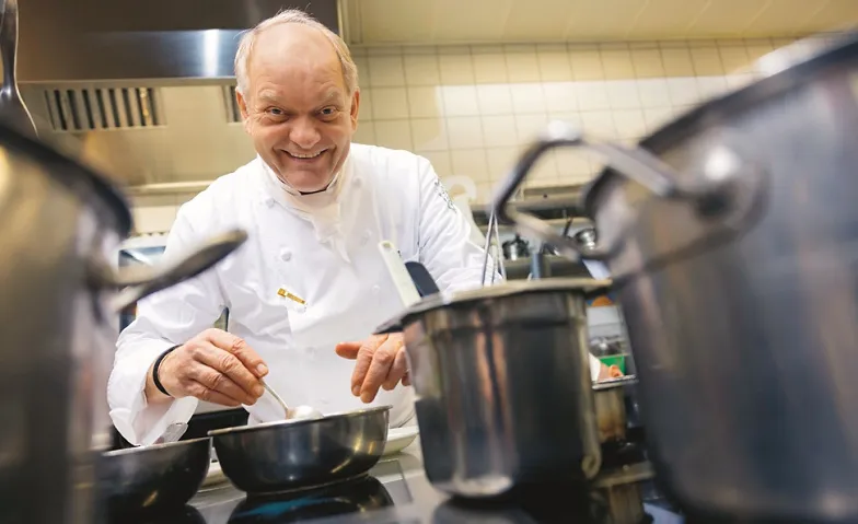 Palace retour - Franz Faeh kochte im Hotel Eden Spiez, Manger & boire / Dîner à thème, Hotel Eden Spiez