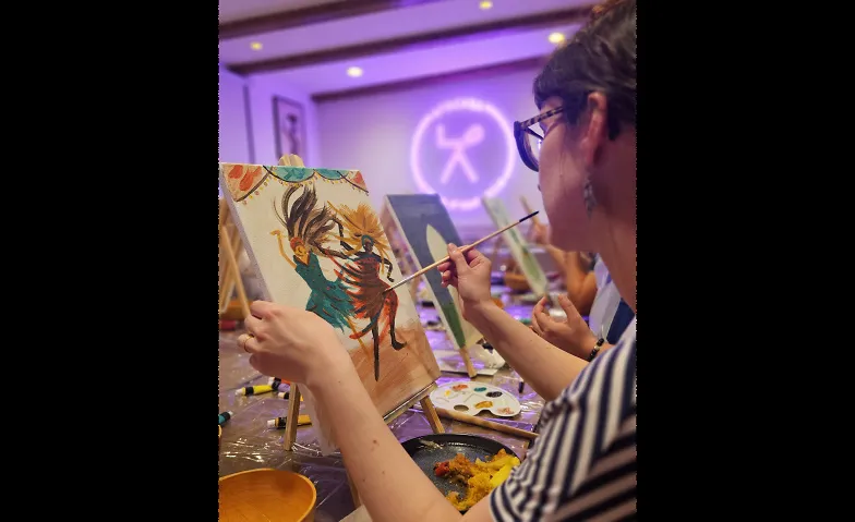 Paint & Connect