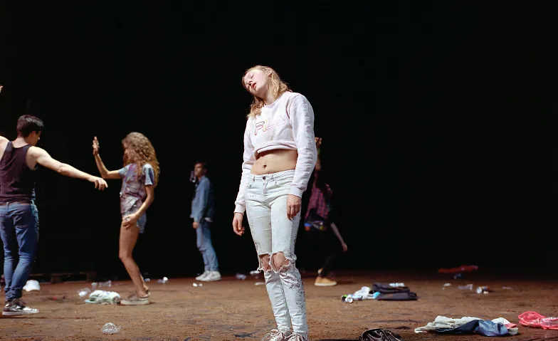 Event-Image for 'Tanz in Bern: Gis&egrave;le Vienne &laquo;Crowd&raquo;'