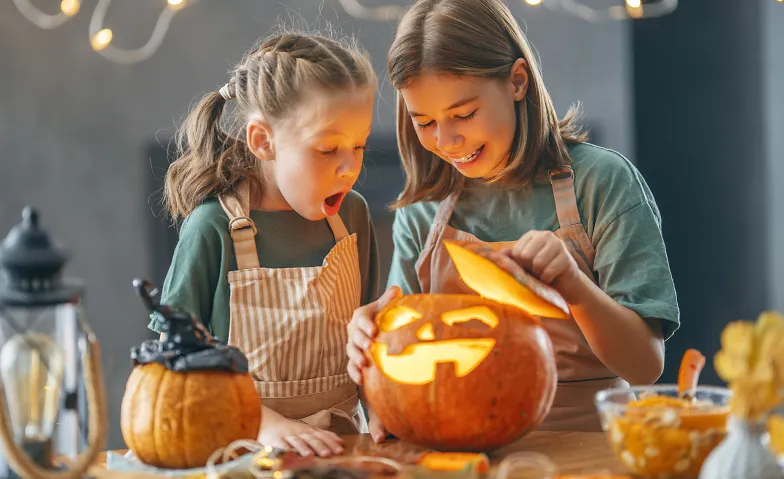 Halloween Kürbisschnitzen – Spass für Gross & Klein
