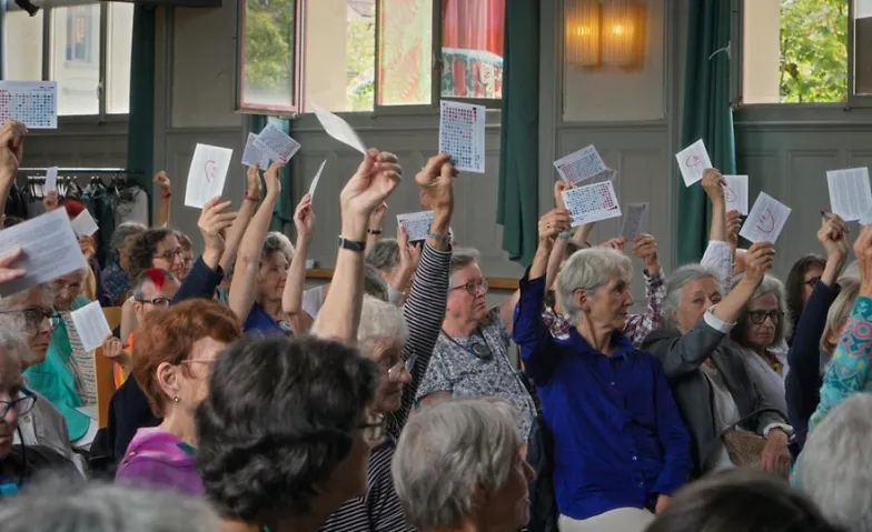 «Trop chaud» - Klimaseniorinnen