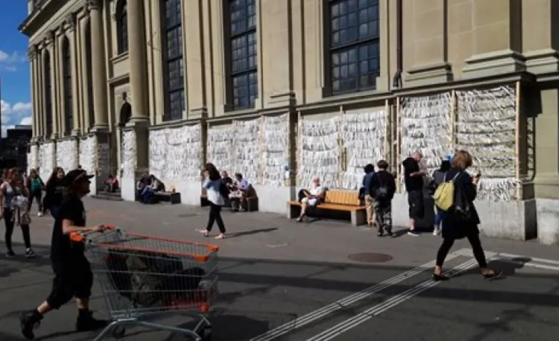 Mutig Sorge tragen – poetische Intervention zum Welternährun, Théâtre & Scène / Arts de la rue, Bahnhofplatz Bern