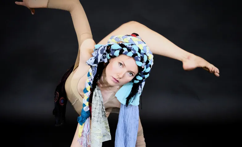 Die vielen Welten - Tanzperformance mit Livemusik und Poesie