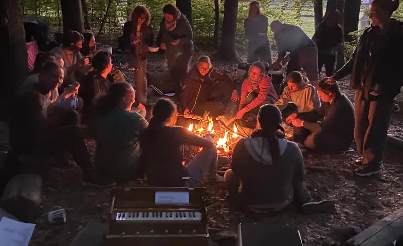 Walpurgisnacht – Funkenzauber zum Sommerstart, Gesundheit & Spiritualität / Spiritualität & Meditation, Bushaltestelle