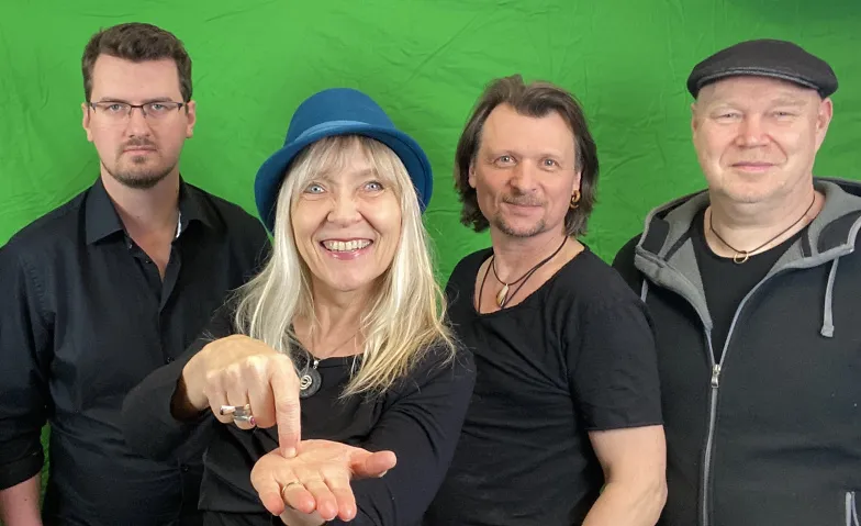 Live in der Galerie-7: Frau Bölke und das Große Ganze