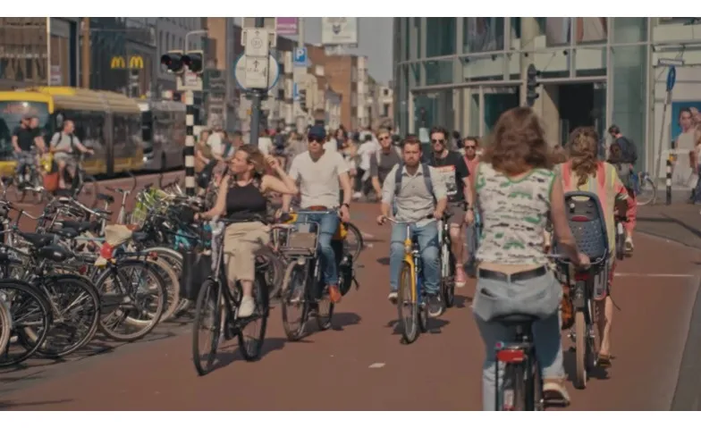 Cycling Cities, Cinéma / Cinéma, HELFEREI