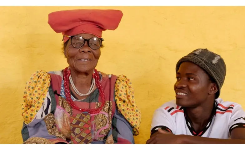 Namibia Up: Being 18 in Africa Today, Cinema / Cinema, HELFEREI