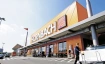 Riesenflohmarkt auf dem Gel&auml;nde des Hornbach Baumarktes