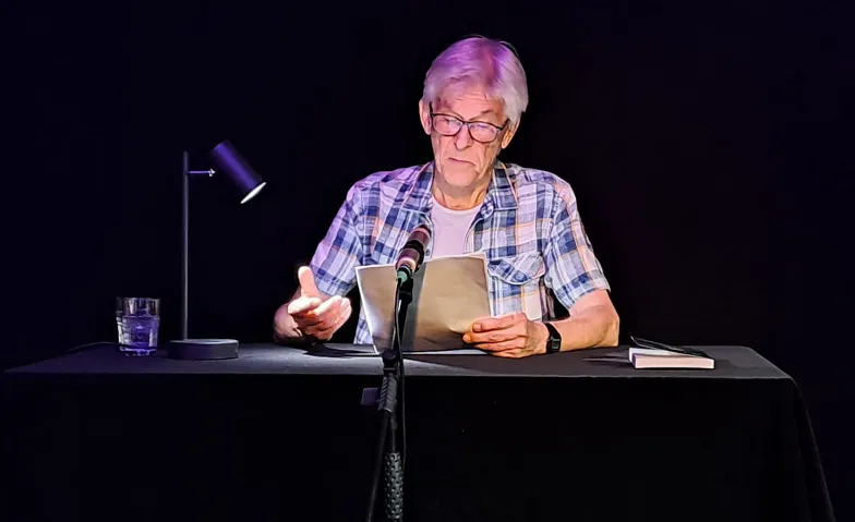 Ben Weber liest aus "Kopfnuss und Klammerblues"