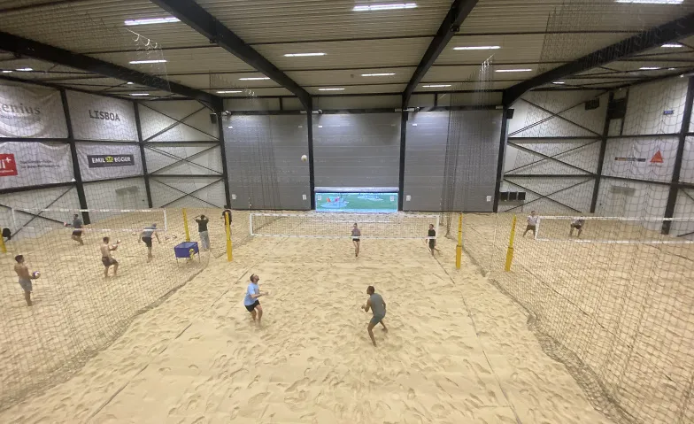 Indoor Beachvolley Level: Amateur/Advanced