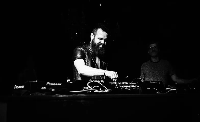 TOLERDANCE – QUEER PUNX DISKO