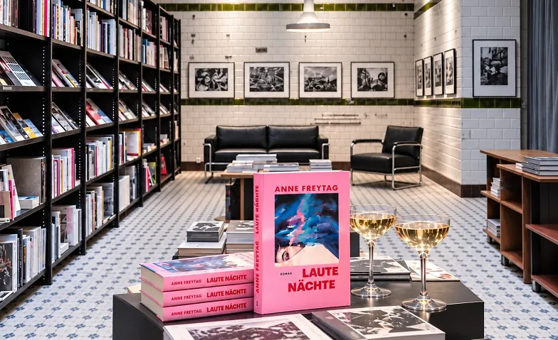 LAUTE NÄCHTE – TLU Book Club, Lesung & Literatur / Lesung, Never Stop Reading - Buchhandlung Zürich