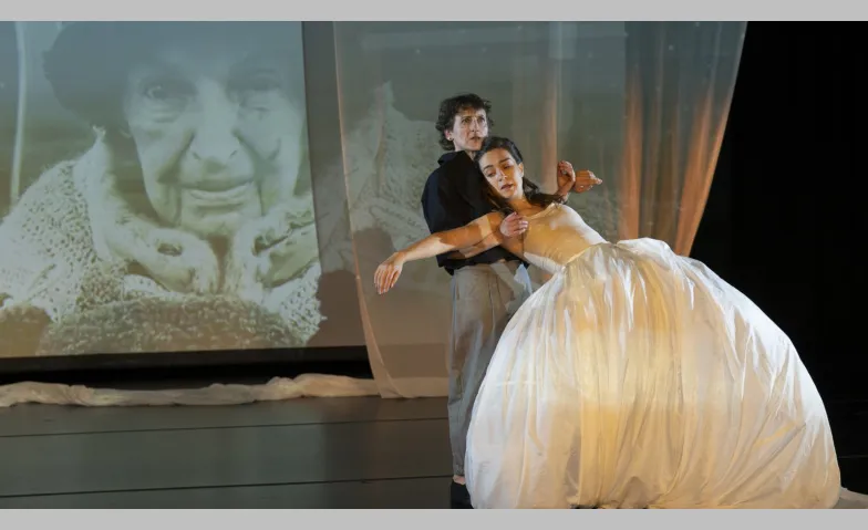 Maria – Untewegs mit unserer rumänischen Pflegerin, Theater & Bühne, Theater 111
