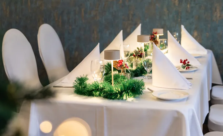 Event-Image for 'UNTERM TANNENBAUM &ndash; Festessen. Feliz Navidad. Faust Drauf.'