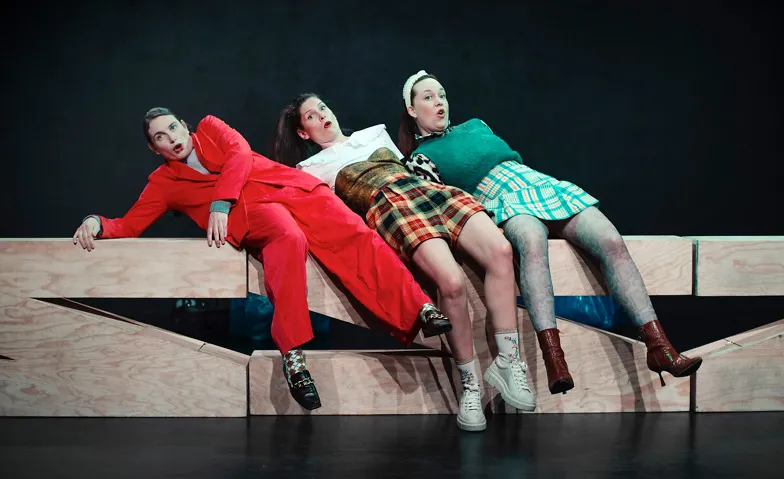 Grenzgänge: NORA NORA NORA, Théâtre & Scène / Théâtre, Südpol