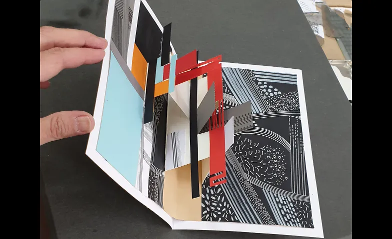 Event-Image for 'Ferien: Papier in Bewegung &ndash; Pop-Up gestalten'
