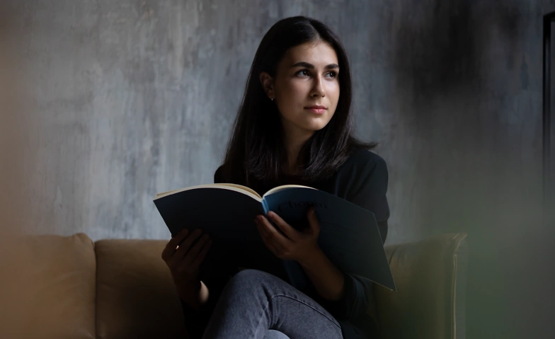 ALEXANDRA DOVGAN - Ausstellung · Führung · Konzert