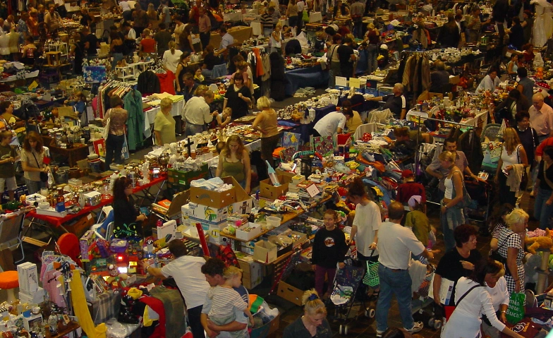 Hallen-Nachtflohmarkt in Karlsfeld 2026