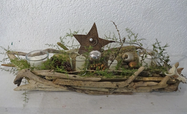 NATURENA: Adventsdekoration mit Schwemmholz