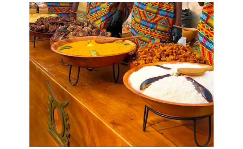 Afrikanischer Brunch:  "Afrika lädt ein"