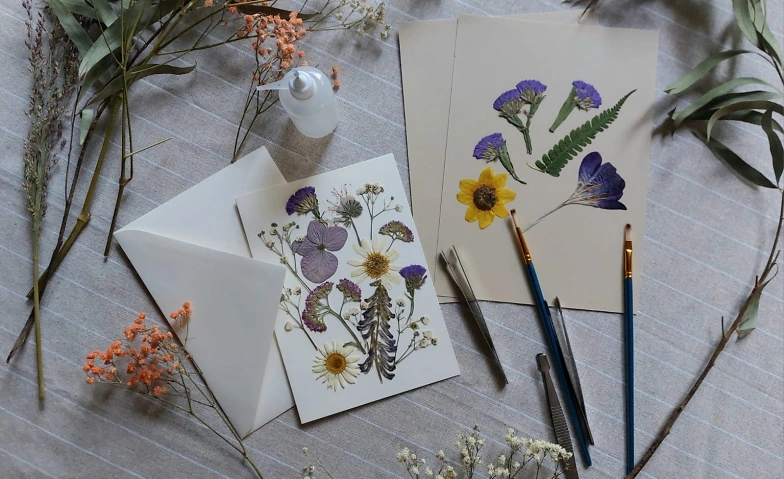 Gru&szlig;karten gestalten mit echten Blumen by STILL BLOOM Tickets
