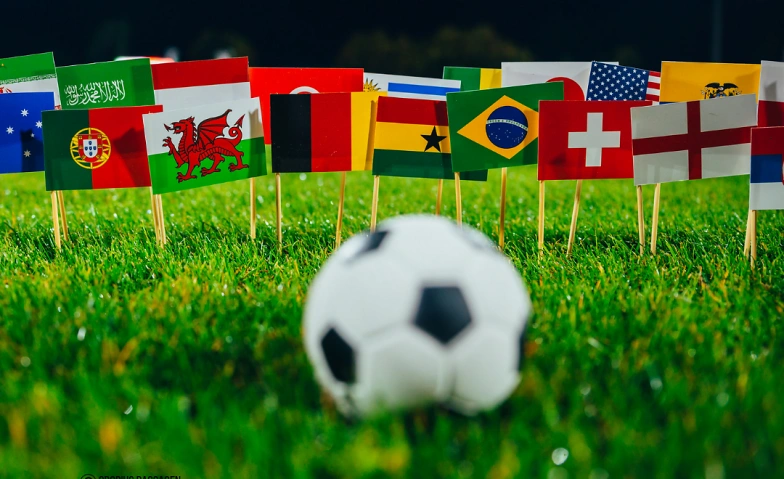 Event-Image for 'Fu&szlig;ballsommer in den Gropius Passagen: Public Viewing mitten'