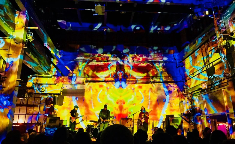 LSD and the Search for God (USA) I Yumi Jun (FRA)