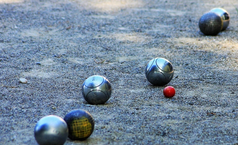 Boule im Park - Offenburgs längste Boulebahn