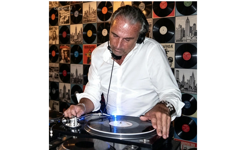 Event-Image for 'Thursday &mdash; Apero & Vinyl Open Decks'