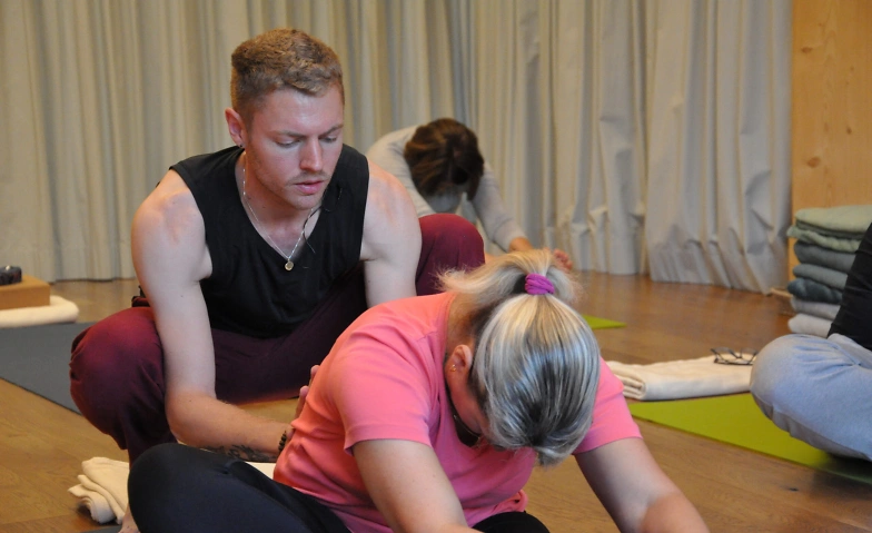 Yin Yoga Kloten – tiefenentspannend (Donnerstag, 19:50 Uhr)