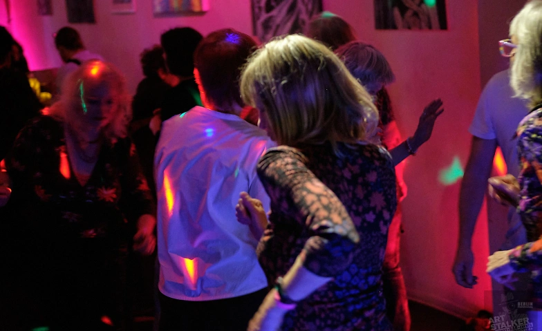 Die Early Bird Party: Der frühe Vogel tanzt den Beat