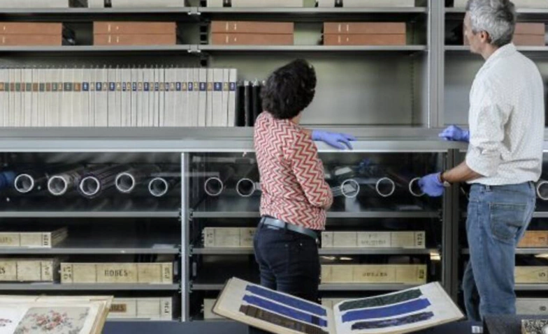 Zeitzeugen aus Seide – Einblick in die Textilarchive