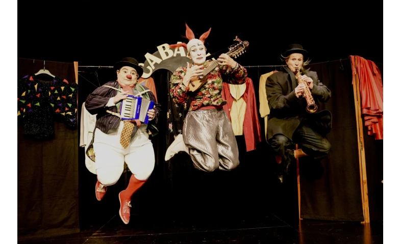 Familglia Dimitri // Cabaret Sorelle Forelle