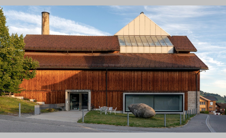 Kunst in Kürze & Saisonales Mittagsmenü - Ca­li­ne Aoun
