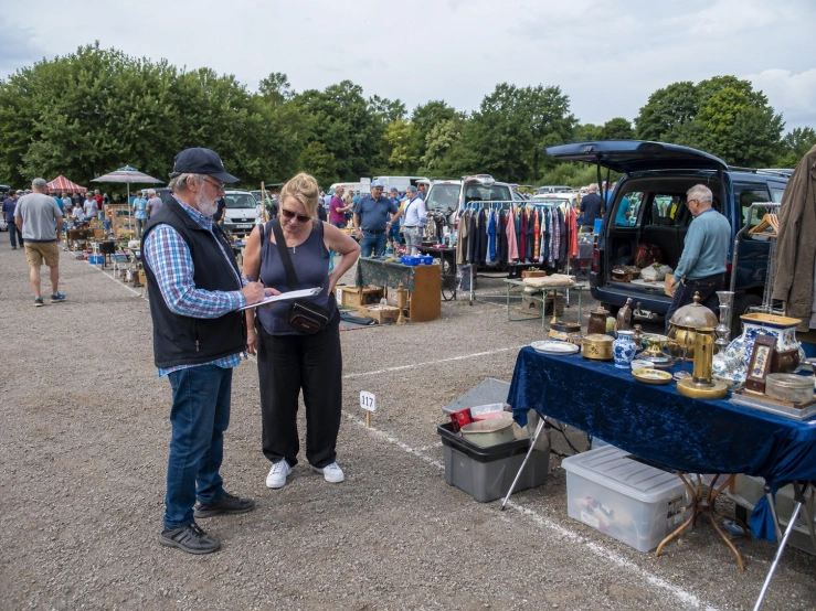 Organisator ordnet Stand zu