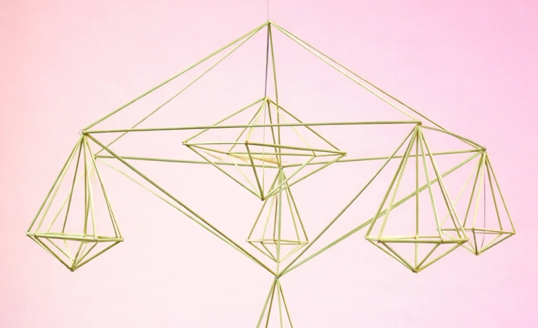 Himmeli Geometrische Eleganz aus Stroh