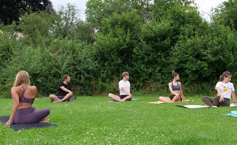 Event-Image for 'WEEKEND KICKOFF YOGA FLOW IN THE PARK'