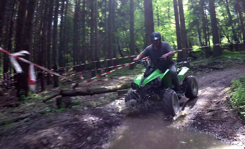 Quad-Offroad-Abenteuer: Action auf Schotter & Gelände!