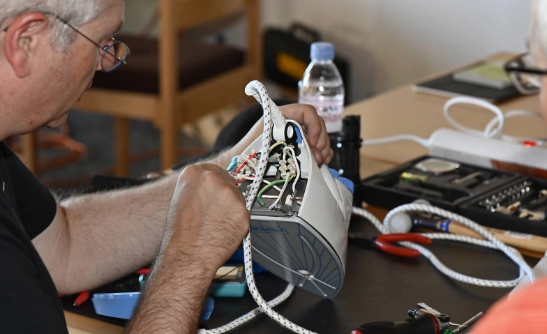 Repair Aktion im Parktheater - Reparieren statt wegwerfen!