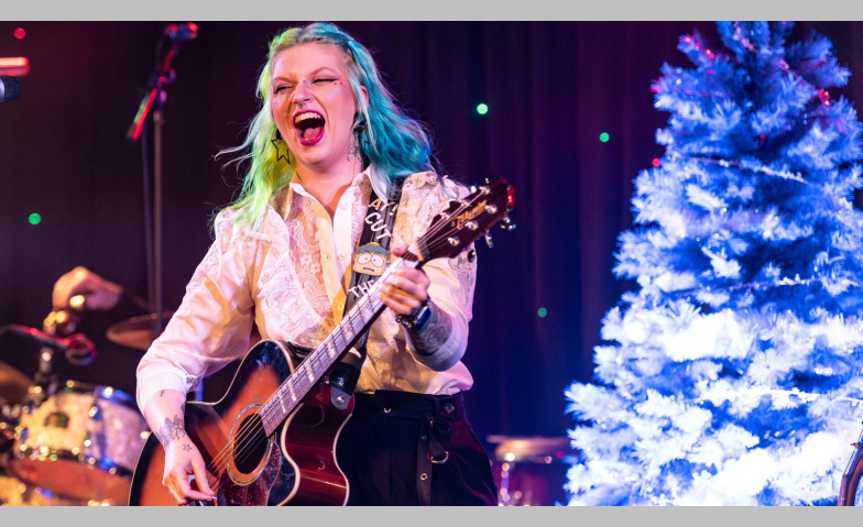 SERAINA TELLI's X-Mas Acoustic Nights