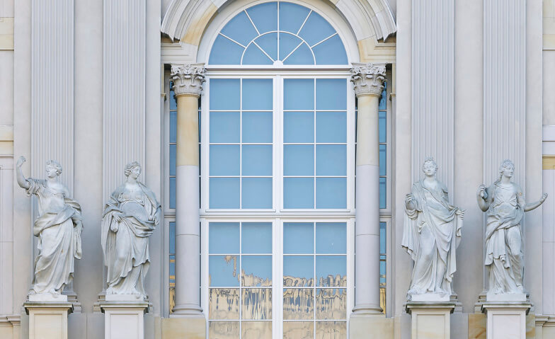 Alles Fassade? Gebäude und Geschichte in Einfacher Sprache
