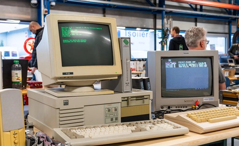 Enter Retrotechnikmarkt