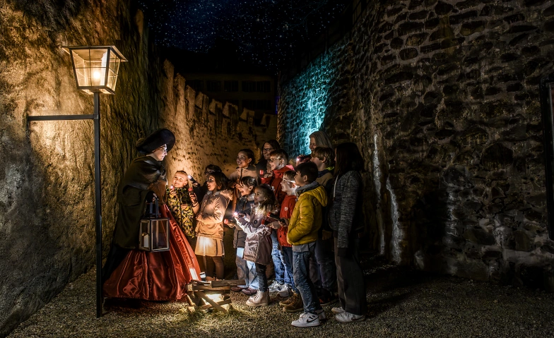 Taschenlampenführung durch die Burg