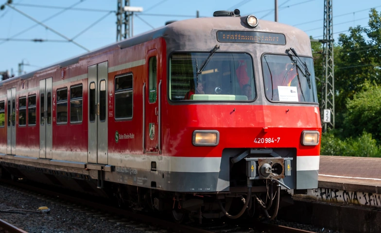 Von der Ruhr bis an die Sieg - Sonderfahrt mit ET 420 484