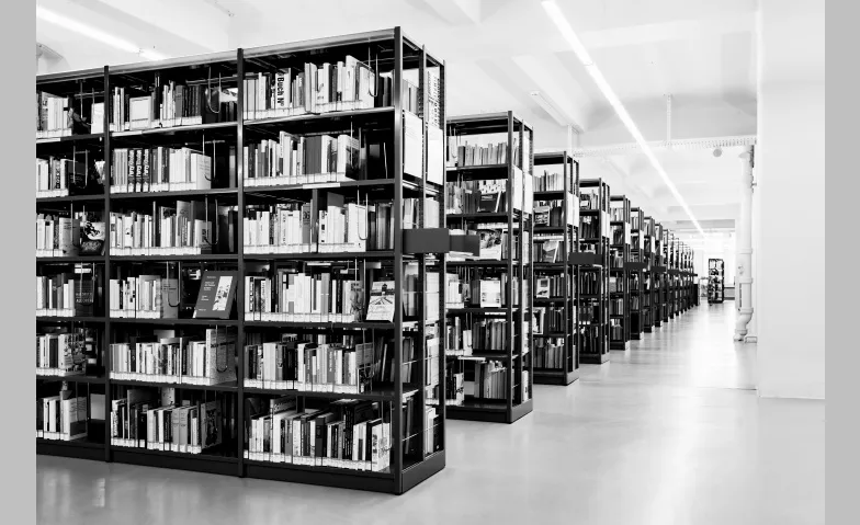 Wie suche ich in der Bibliothek Hauptpost? Bibliothek Hauptpost St.Gallen, Gutenbergstrasse 2, 9000 St.Gallen Billets