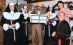 Schwank &laquo;Im Chloschter esch de T&uuml;fel los&raquo; mit Igi B&uuml;hler