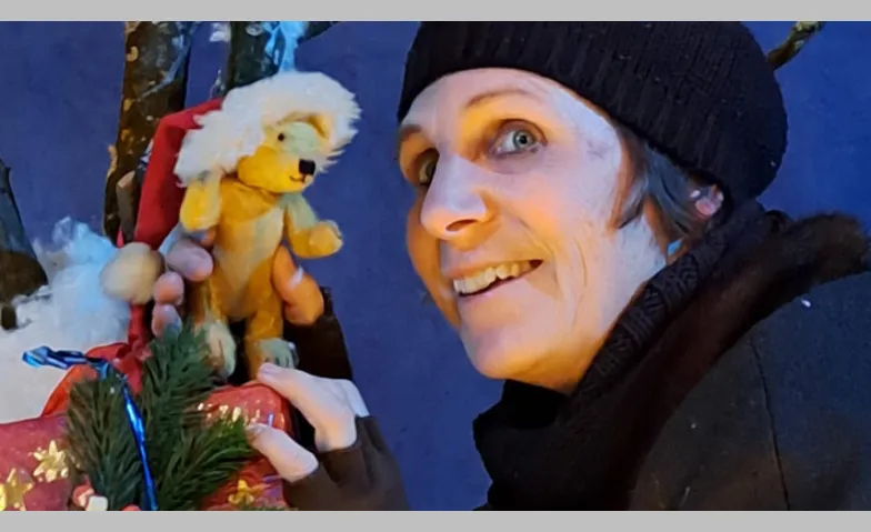 Weihnachtsmann, vergiss mich nicht, Theater & Bühne, Bahnhof